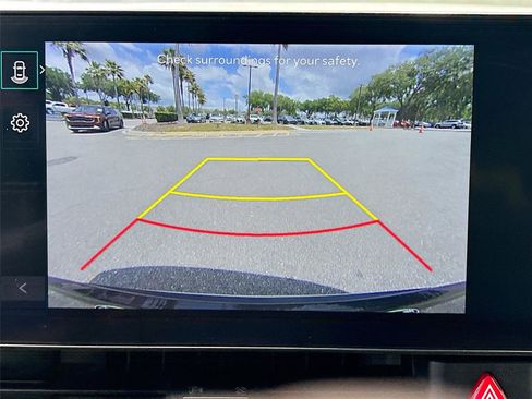 Used 2025 Kia Carnival FWD image 14