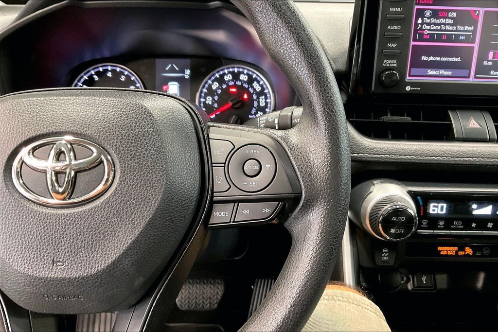 Used 2022 Toyota RAV4 XLE AWD/4WD image 13