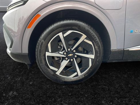 Certified 2025 Chevrolet Equinox EV LT w/ Convenience Package image 15