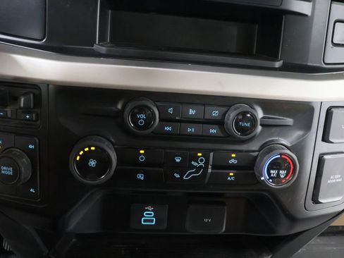 Used 2024 Ford F350 XLT AWD/4WD image 9
