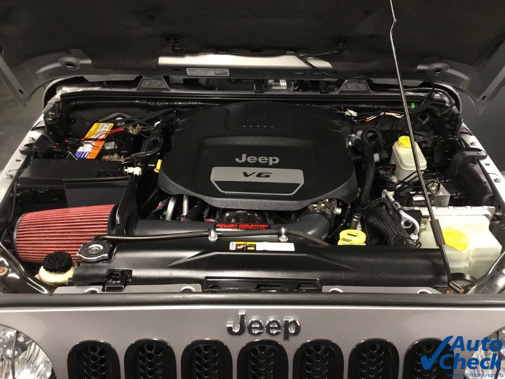 Used 2014 Jeep Wrangler Sahara w/ Dual Top Group AWD/4WD image 38