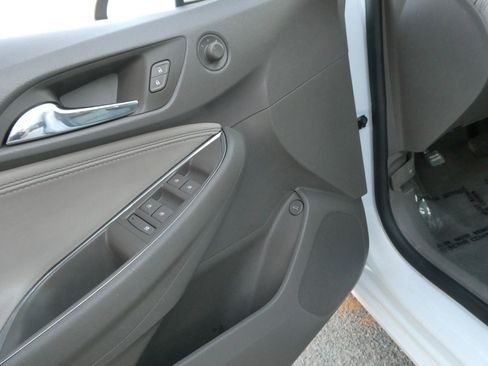 Used 2017 Chevrolet Cruze Premier image 14