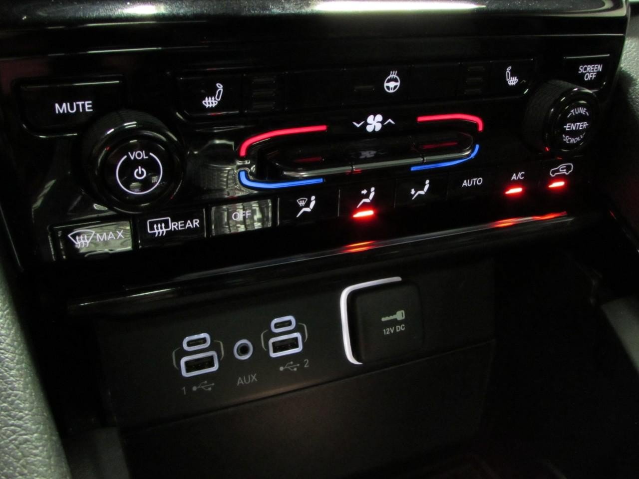 Used 2023 Jeep Grand Cherokee L Limited AWD/4WD image 33