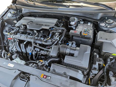 Used 2024 Hyundai Elantra SEL FWD image 20