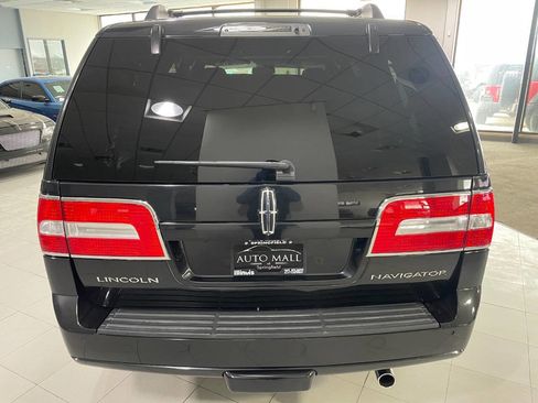 Used 2014 Lincoln Navigator 4WD image 6