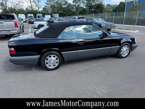 Used 1995 Mercedes-Benz E 320 Convertible image 9