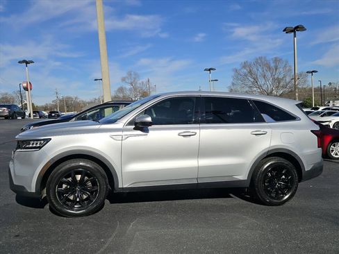 Used 2022 Kia Sorento LX image 6