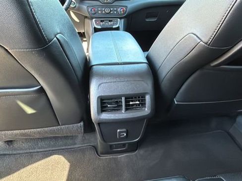 Used 2023 GMC Terrain SLT image 20