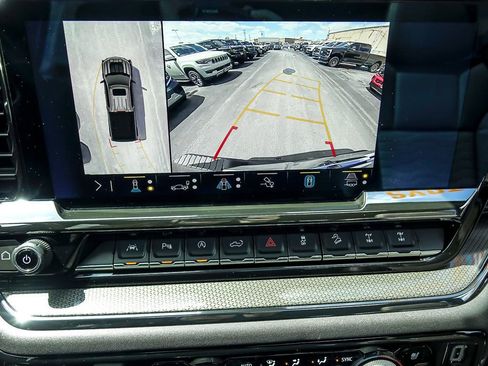 Used 2022 Chevrolet Silverado 1500 ZR2 w/ Technology Package AWD/4WD image 19