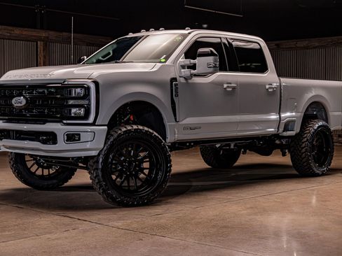 Used 2026 Ford F250 Lariat AWD/4WD image 5