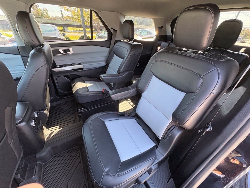 Used 2023 Ford Explorer XLT w/ Equipment Group 202A RWD image 26