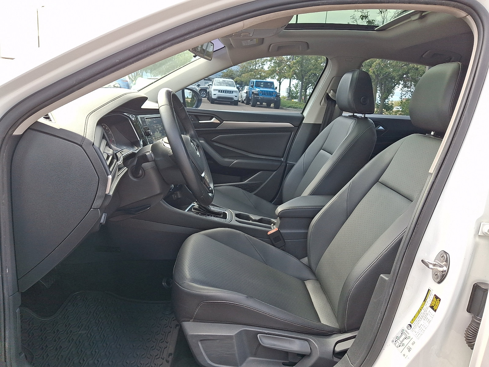 Used 2019 Volkswagen Jetta SE FWD image 13