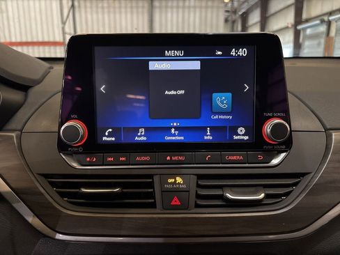 Used 2025 Nissan Altima 2.5 SV image 30