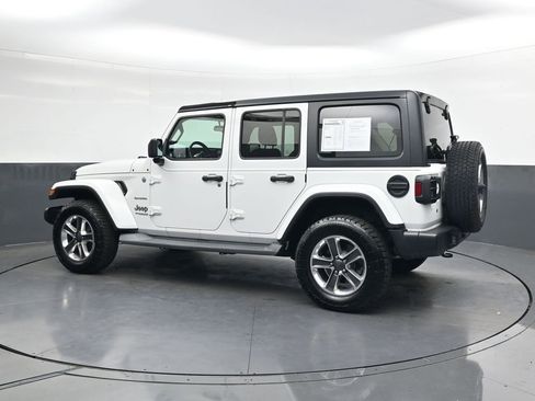 Used 2019 Jeep Wrangler Unlimited Sahara image 7