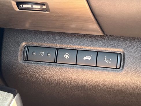 New 2025 Nissan Pathfinder Platinum w/ Black Appearance Package image 26