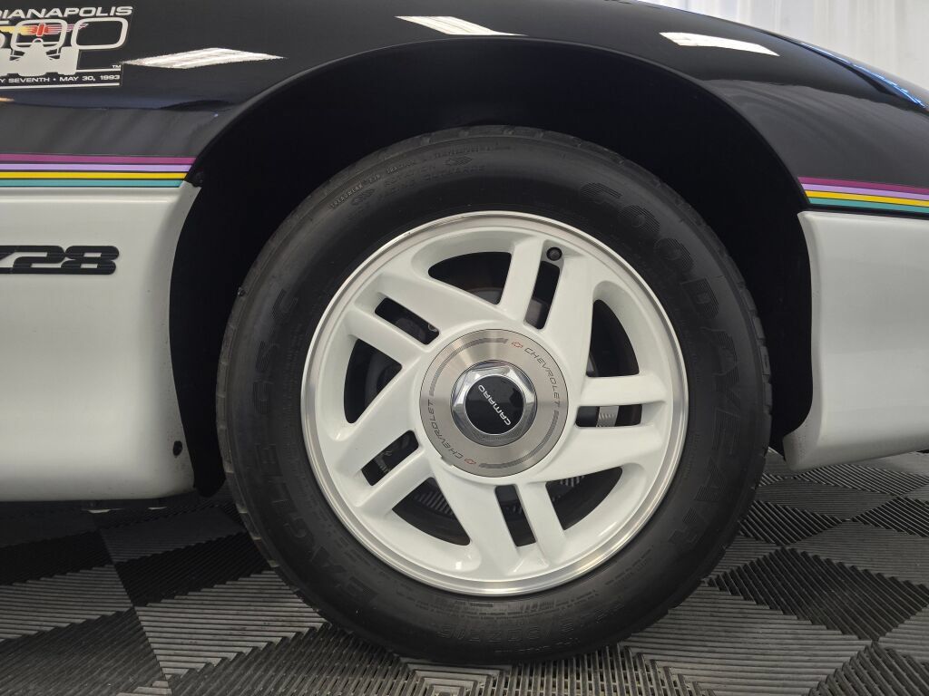 Used 1993 Chevrolet Camaro Z28 RWD image 17