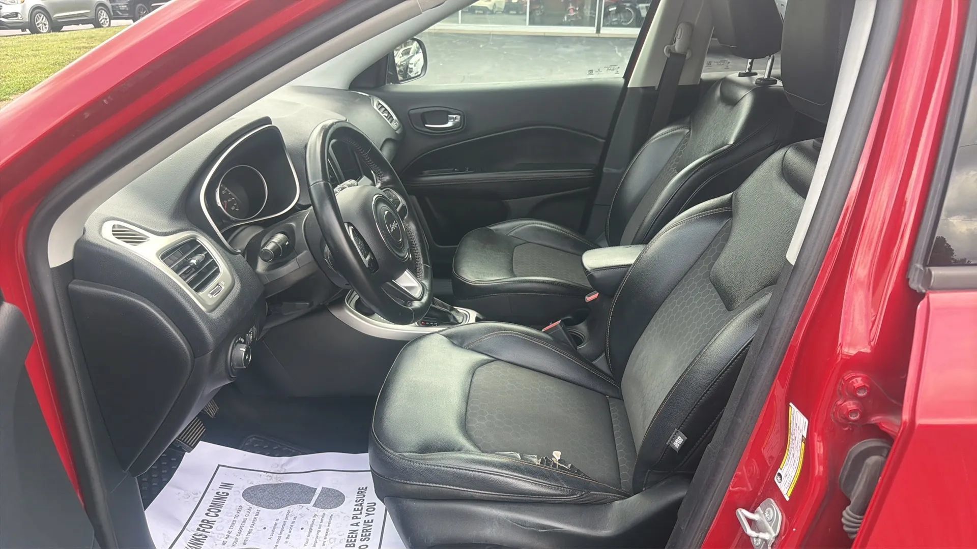 Used 2018 Jeep Compass Latitude w/ Popular Equipment Group AWD/4WD image 9