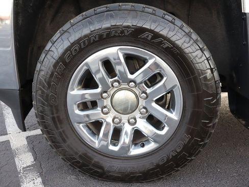 Used 2017 Chevrolet Silverado 2500 LT w/ LT Convenience Package image 40