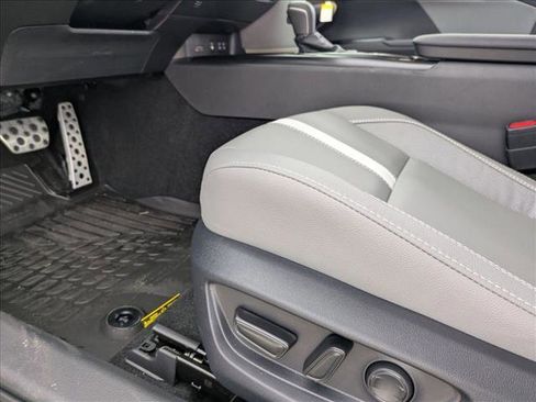New 2026 Toyota Camry SE FWD image 4