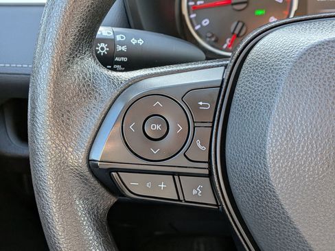 Used 2022 Toyota RAV4 XLE w/ Convenience Package image 17