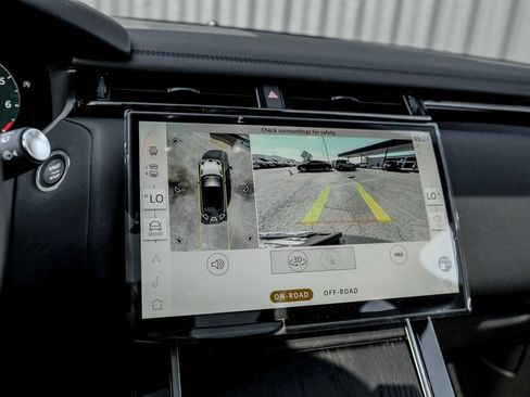 New 2026 Land Rover Range Rover Velar Dynamic SE image 13