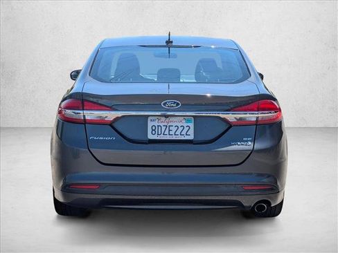 Used 2018 Ford Fusion SE FWD image 7