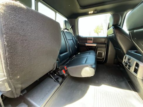 Used 2019 Ford F150 Lariat w/ Equipment Group 502A Luxury AWD/4WD image 16