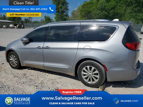 Used 2018 Chrysler Pacifica Touring-L FWD image 3