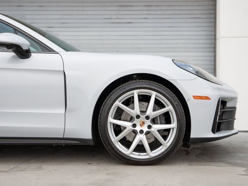 Certified 2024 Porsche Panamera 4 image 9