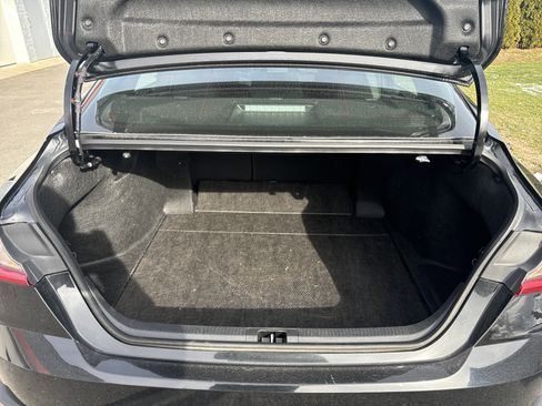 Used 2025 Toyota Camry SE image 5