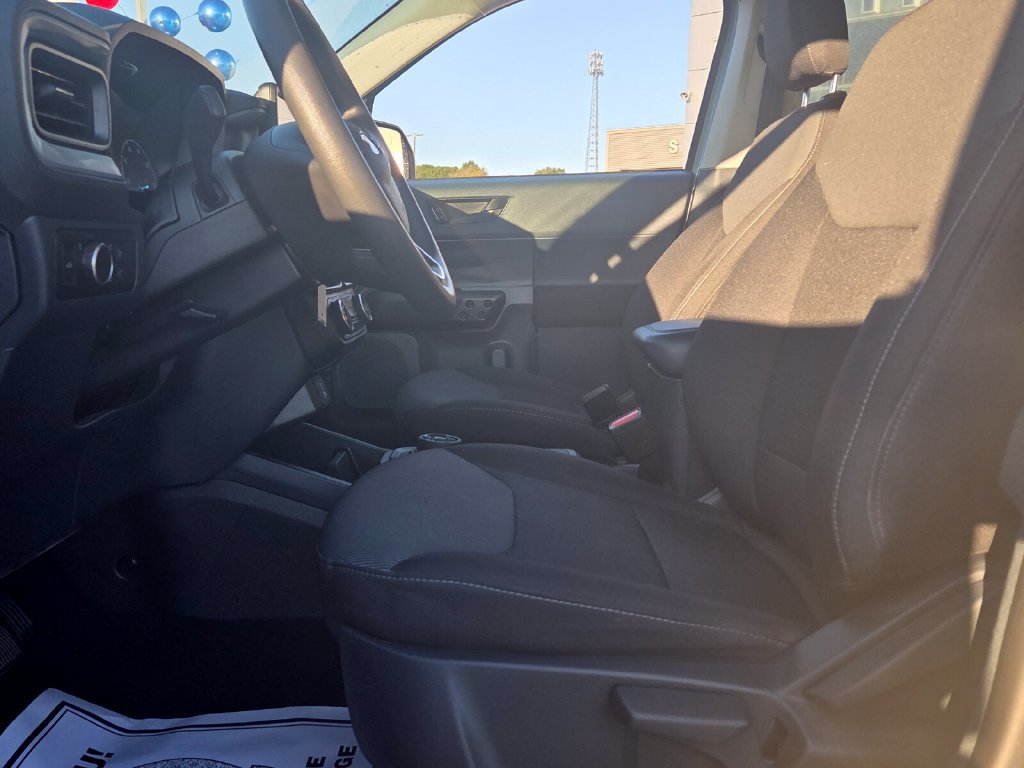 Used 2022 Ford Maverick XL FWD image 3
