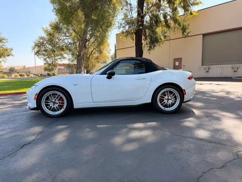 Used 2017 MAZDA MX-5 Miata Club w/ Brembo/BBS Package RWD image 8