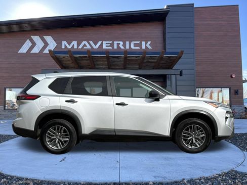 Used 2024 Nissan Rogue S AWD/4WD image 15