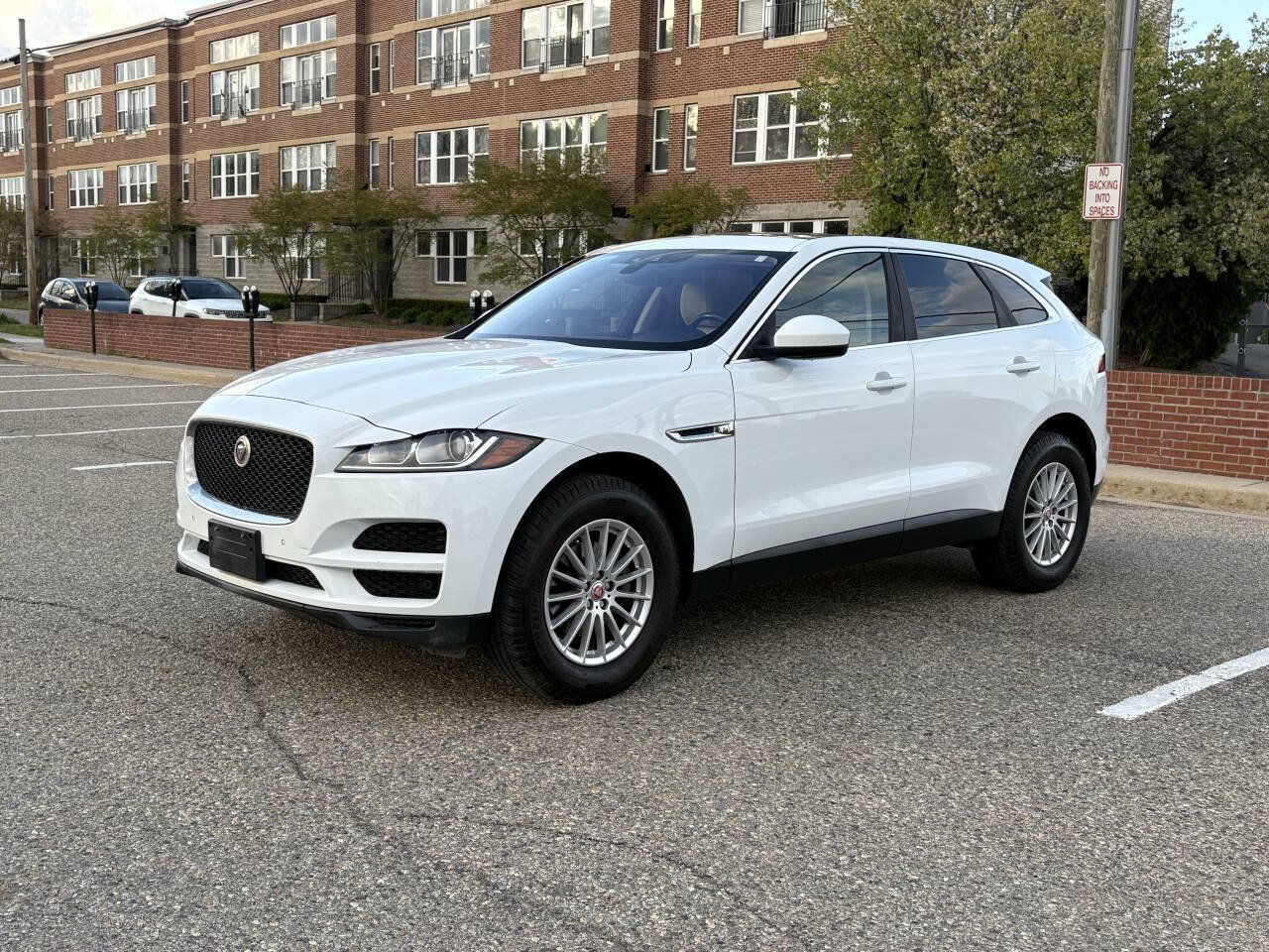 Used 2019 Jaguar F-PACE AWD/4WD image 22