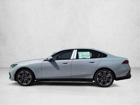 New 2026 BMW 530i xDrive w/ M Sport Package AWD/4WD image 5