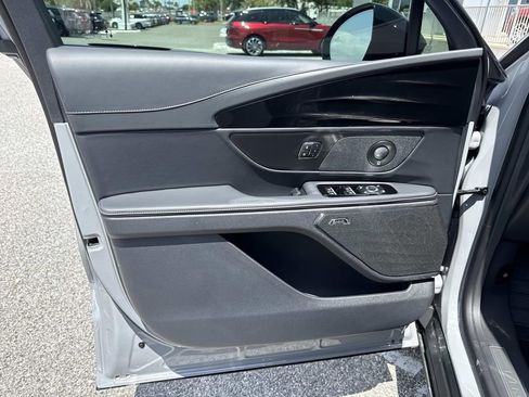New 2026 Lincoln Nautilus Reserve w/ Jet Appearance Package AWD/4WD image 18