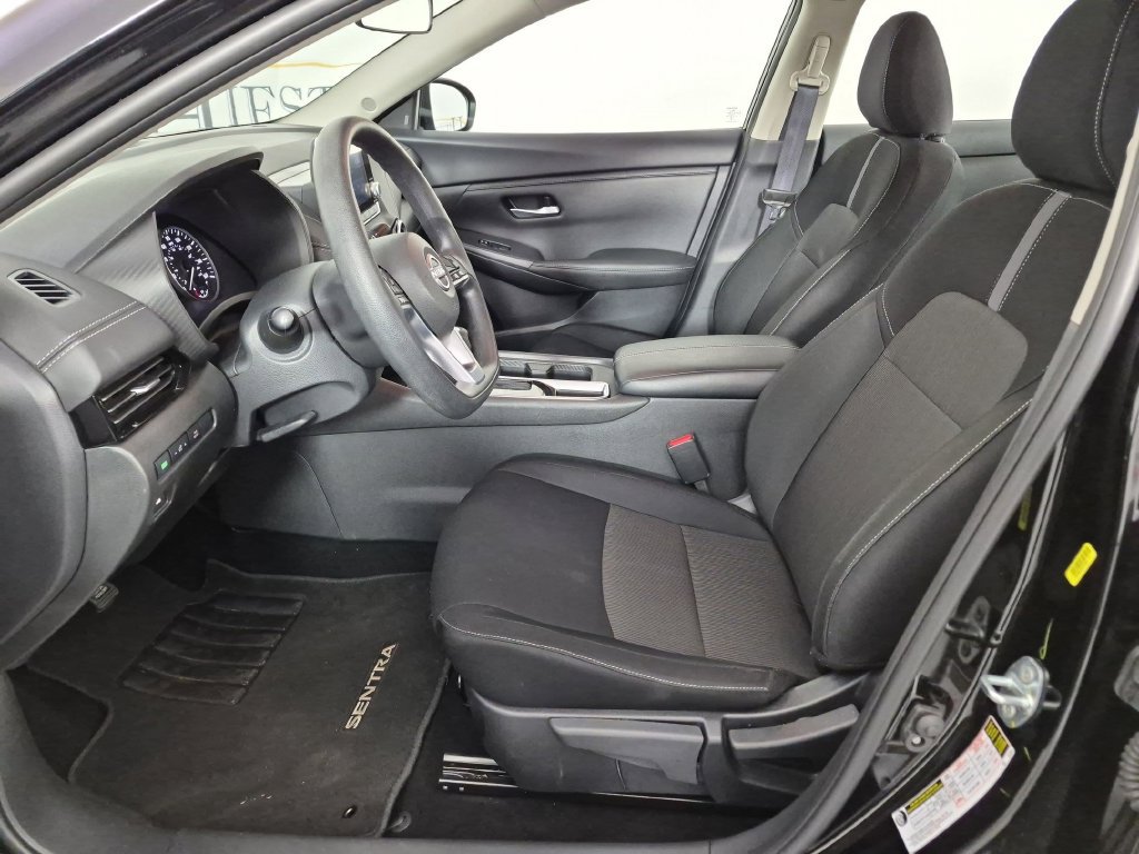 Used 2025 Nissan Sentra SV FWD image 16