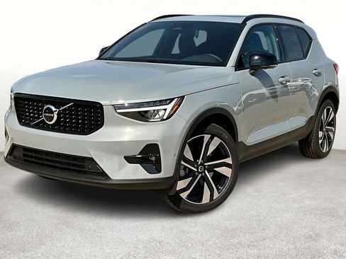 New 2026 Volvo XC40 B4 Plus w/ Protection Package Premier image 2