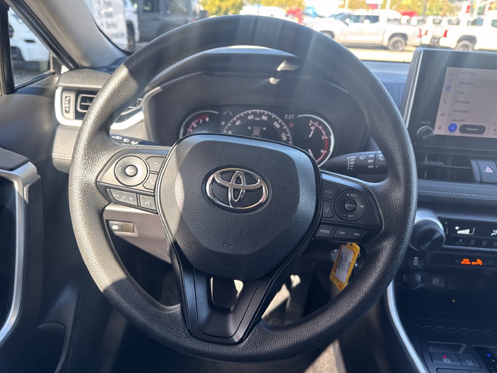 Used 2025 Toyota RAV4 LE AWD/4WD image 14