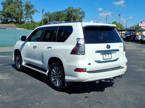 Used 2021 Lexus GX 460 Luxury w/ Accessory Package AWD/4WD image 3