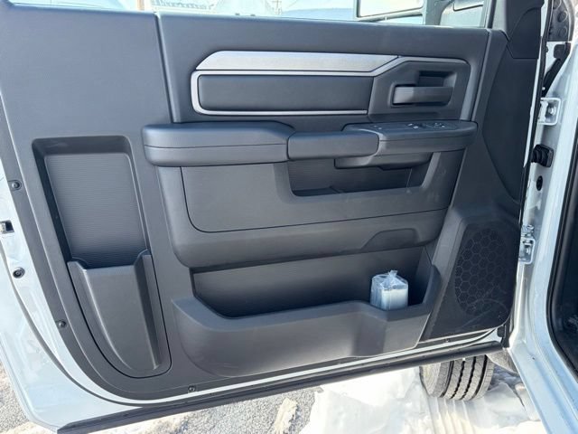 New 2026 RAM 5500 Tradesman w/ Chrome Appearance Group AWD/4WD image 11