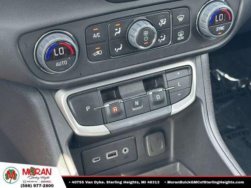 Certified 2024 GMC Terrain SLE w/ Driver Convenience Package AWD/4WD image 27