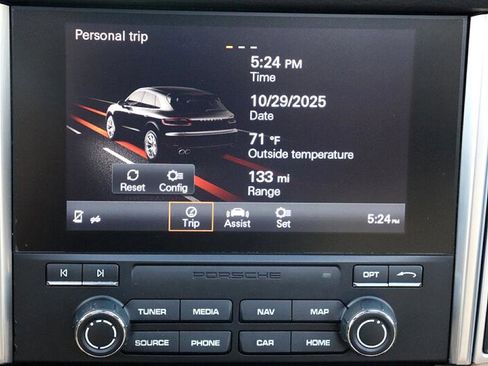 Used 2018 Porsche Macan S image 21