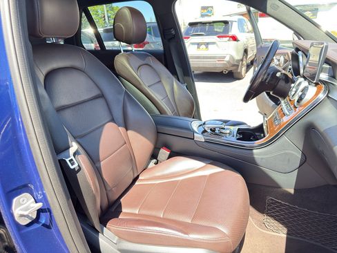 Used 2018 Mercedes-Benz GLC 300 4MATIC image 18