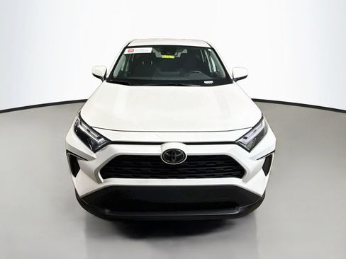 Used 2025 Toyota RAV4 LE AWD/4WD image 2