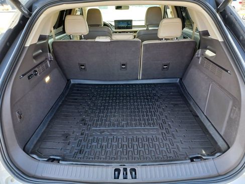 Used 2021 Lincoln Nautilus AWD w/ Equipment Group 101A image 8