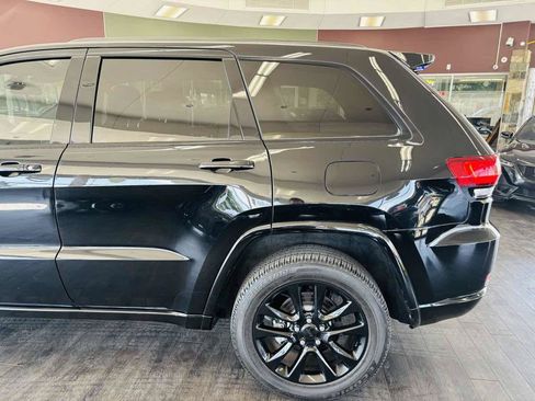 Used 2021 Jeep Grand Cherokee Laredo X AWD/4WD image 16