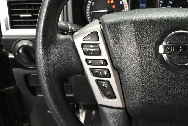 Used 2018 Nissan Titan SV AWD/4WD image 20