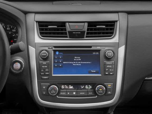 Used 2017 Nissan Altima 2.5 SL w/ Moonroof Package FWD image 11