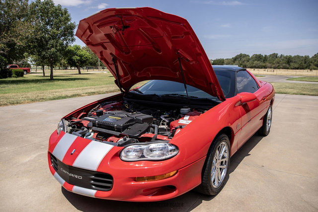 Used 2002 Chevrolet Camaro Z28 w/ SS Performance/Appearance Pkg RWD image 16